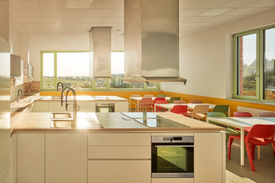 Fric Brothers Elementary School by ATELIER 6