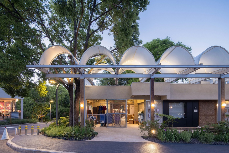 luxe lake cpi island phase ii by vari architects