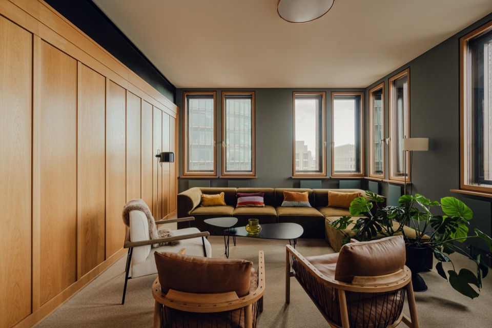 Freshfields Bruckhaus Deringe office by Kinzo
