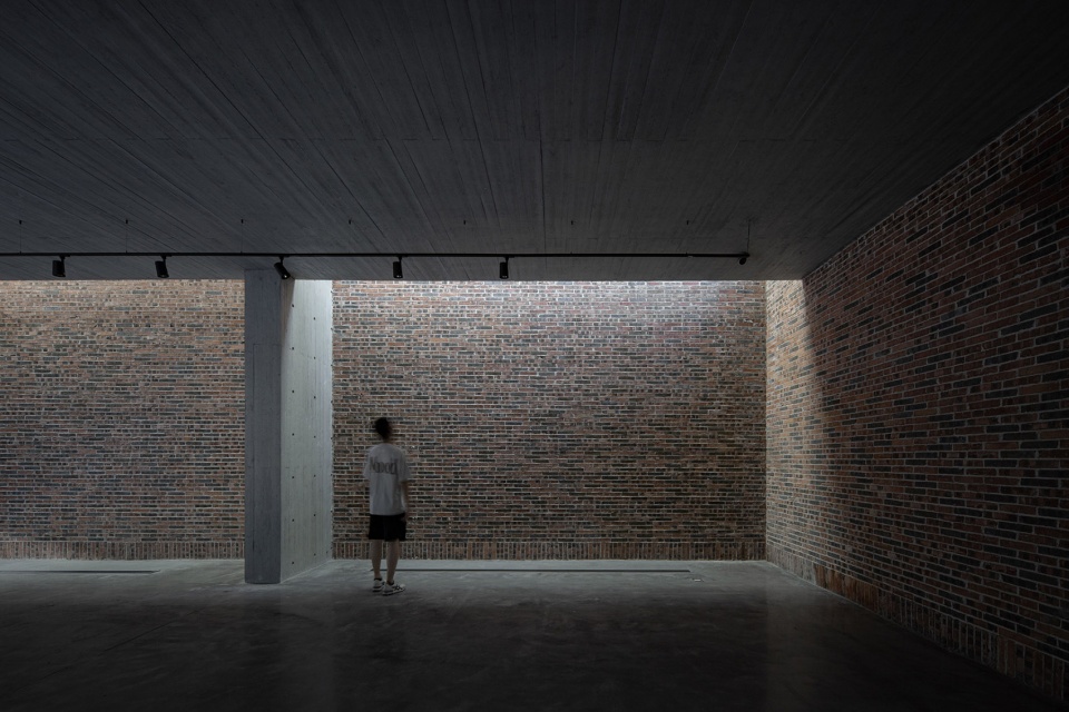 straw stack space in houhu art park by wcy regional studio