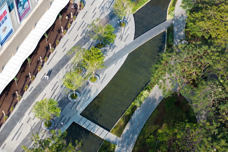 Public Water Pool Renovation in Shenzhen Nanshan Commercial and Cultural Center District by eLandscript Studio