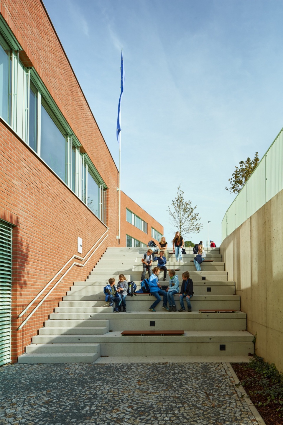 Fric Brothers Elementary School by ATELIER 6
