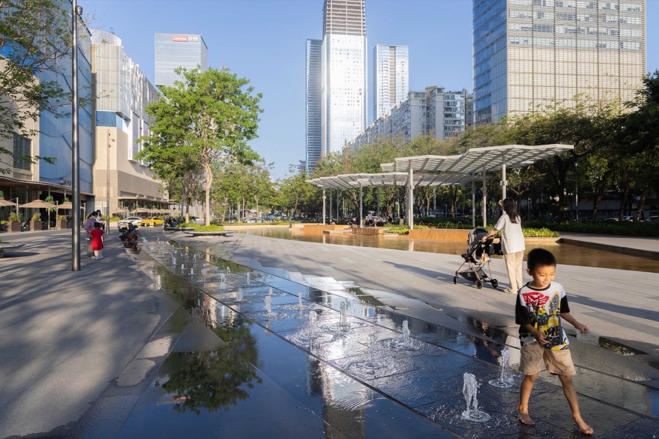 Public Water Pool Renovation in Shenzhen Nanshan Commercial and Cultural Center District by eLandscript Studio
