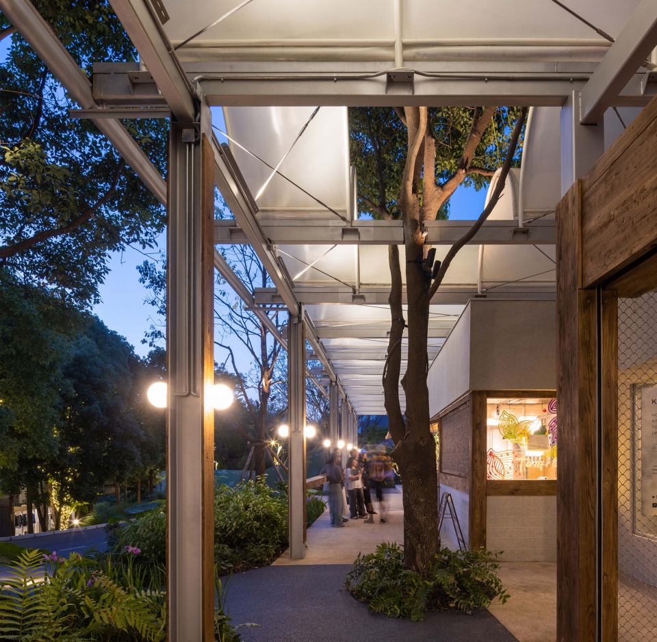 luxe lake cpi island phase ii by vari architects