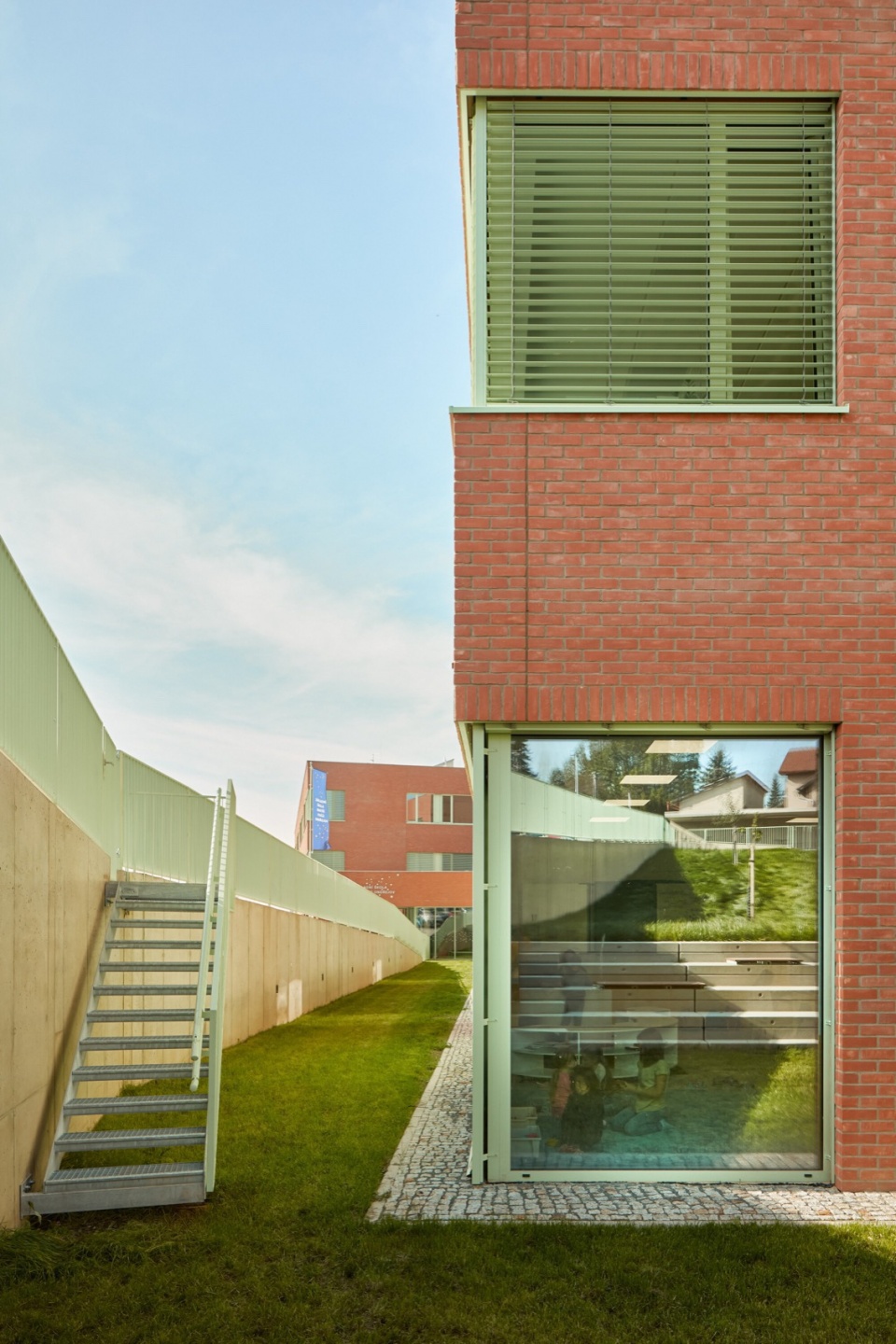 Fric Brothers Elementary School by ATELIER 6