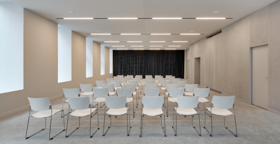La Boussole Centre for Culture and Tourism by Dominique Coulon and Associes