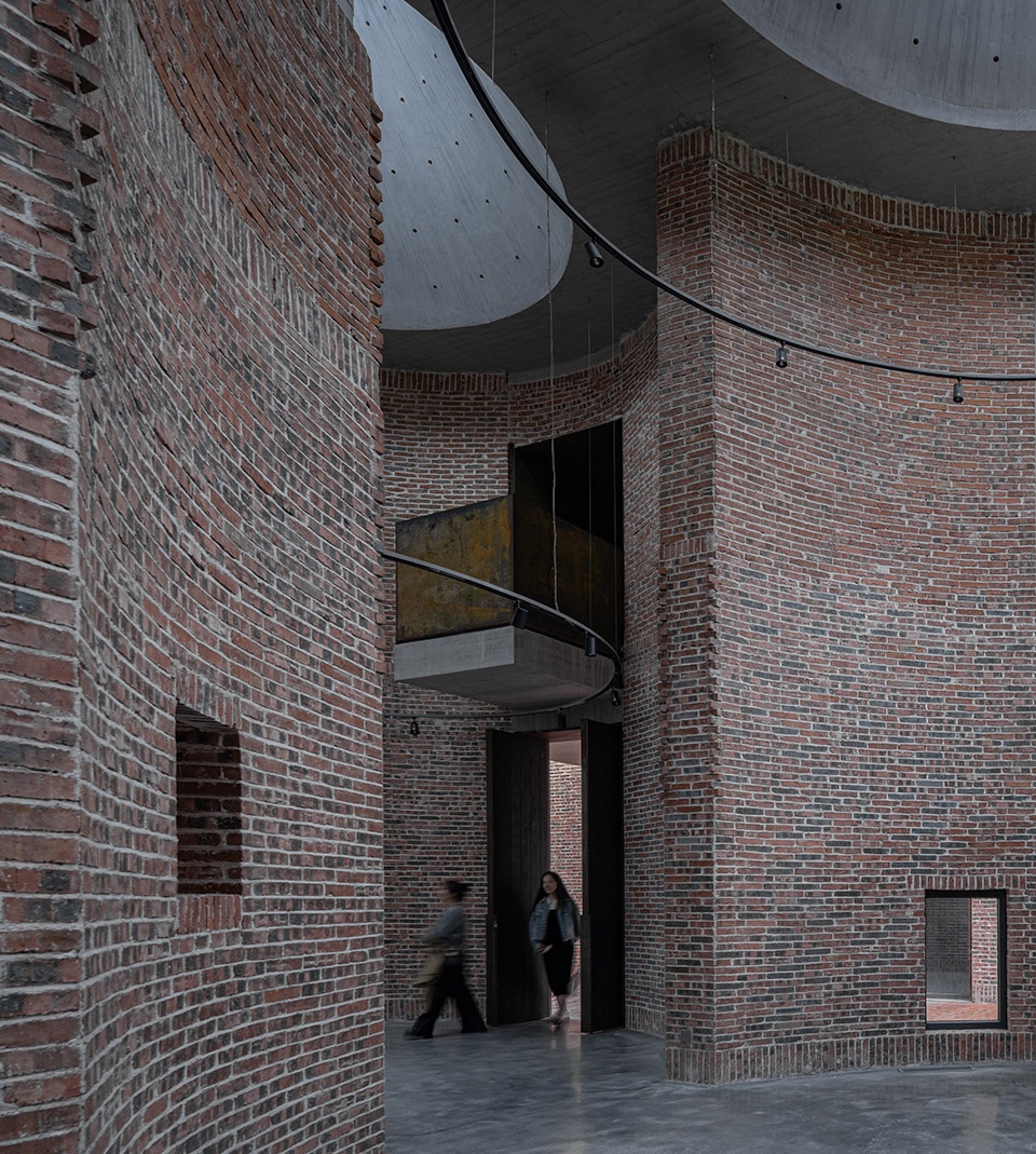 straw stack space in houhu art park by wcy regional studio