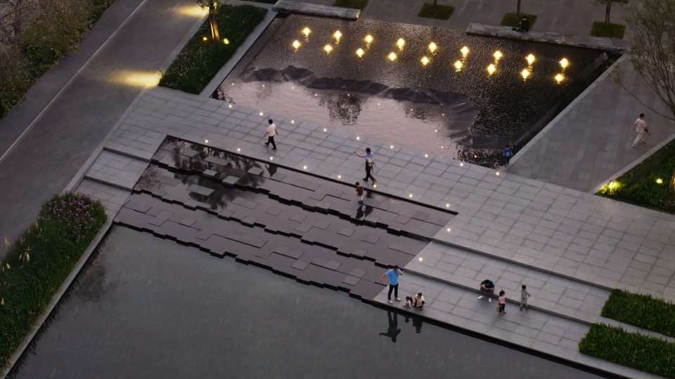 Public Water Pool Renovation in Shenzhen Nanshan Commercial and Cultural Center District by eLandscript Studio