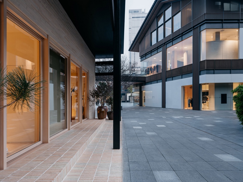 lemaire boutique shop chengdu taikoo li by f o g architecture