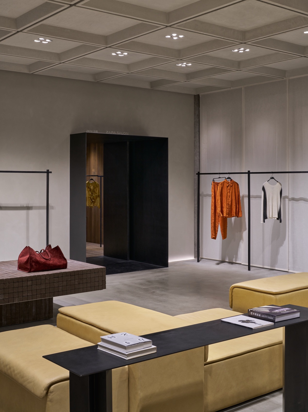 ZARA Nanjing Xinjiekou Flagship Store by AIM Architecture - 谷德设计网