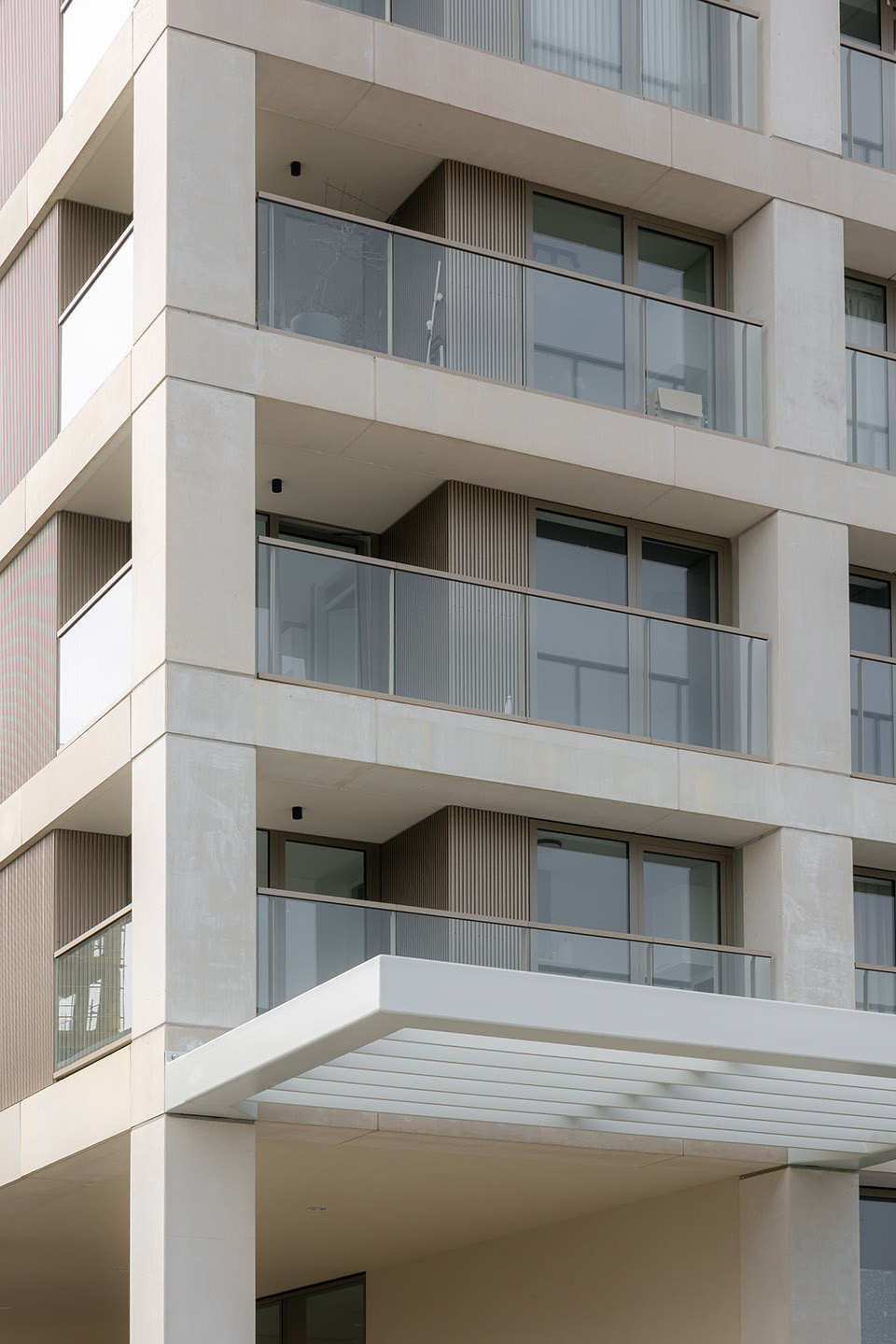 fresh residential tower by kaan architecten