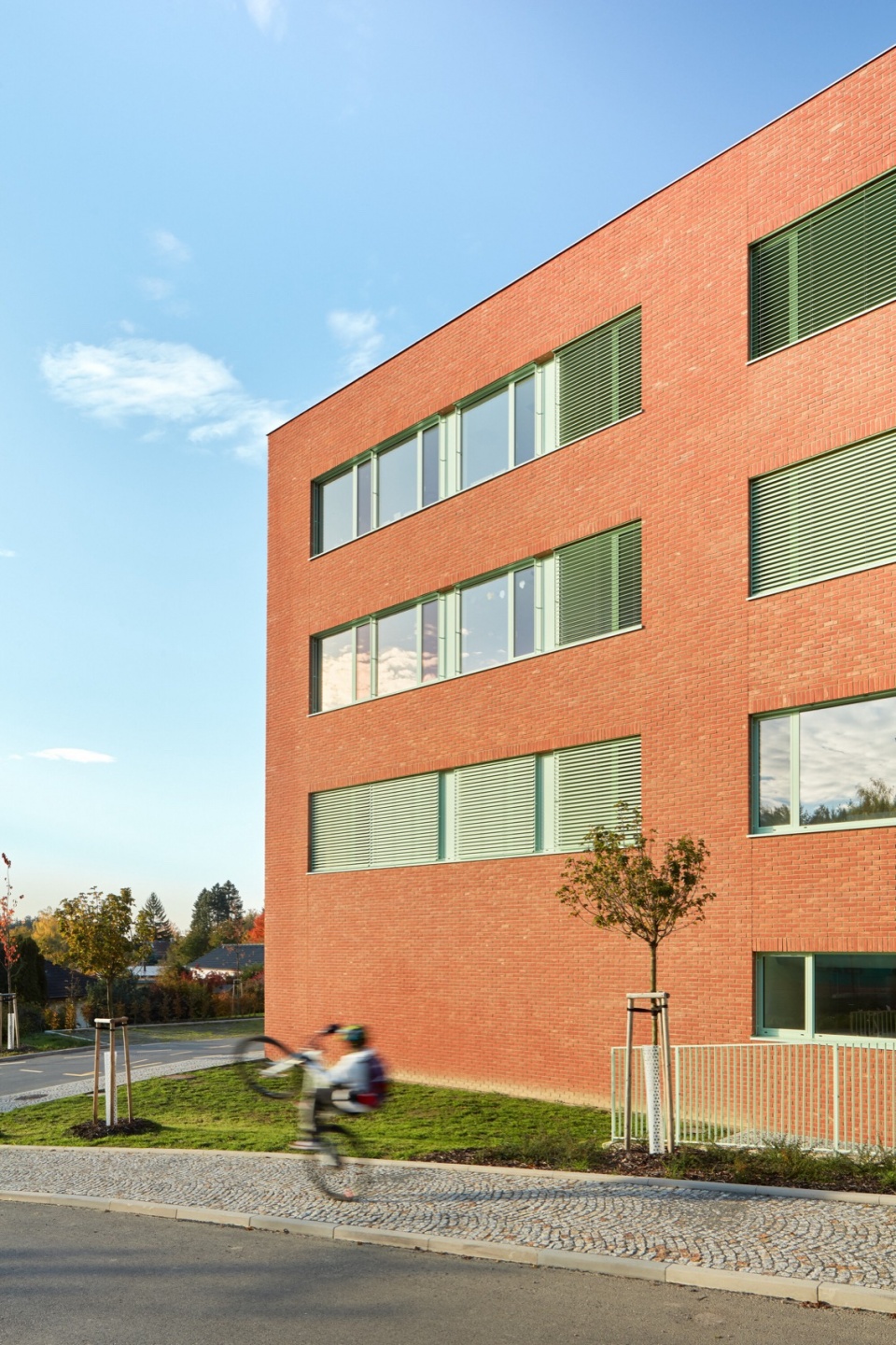 Fric Brothers Elementary School by ATELIER 6