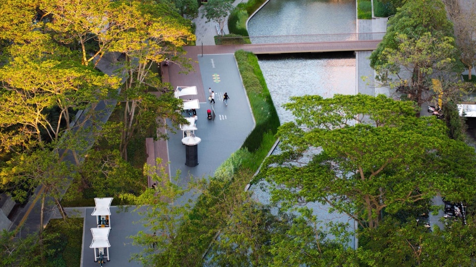 Public Water Pool Renovation in Shenzhen Nanshan Commercial and Cultural Center District by eLandscript Studio