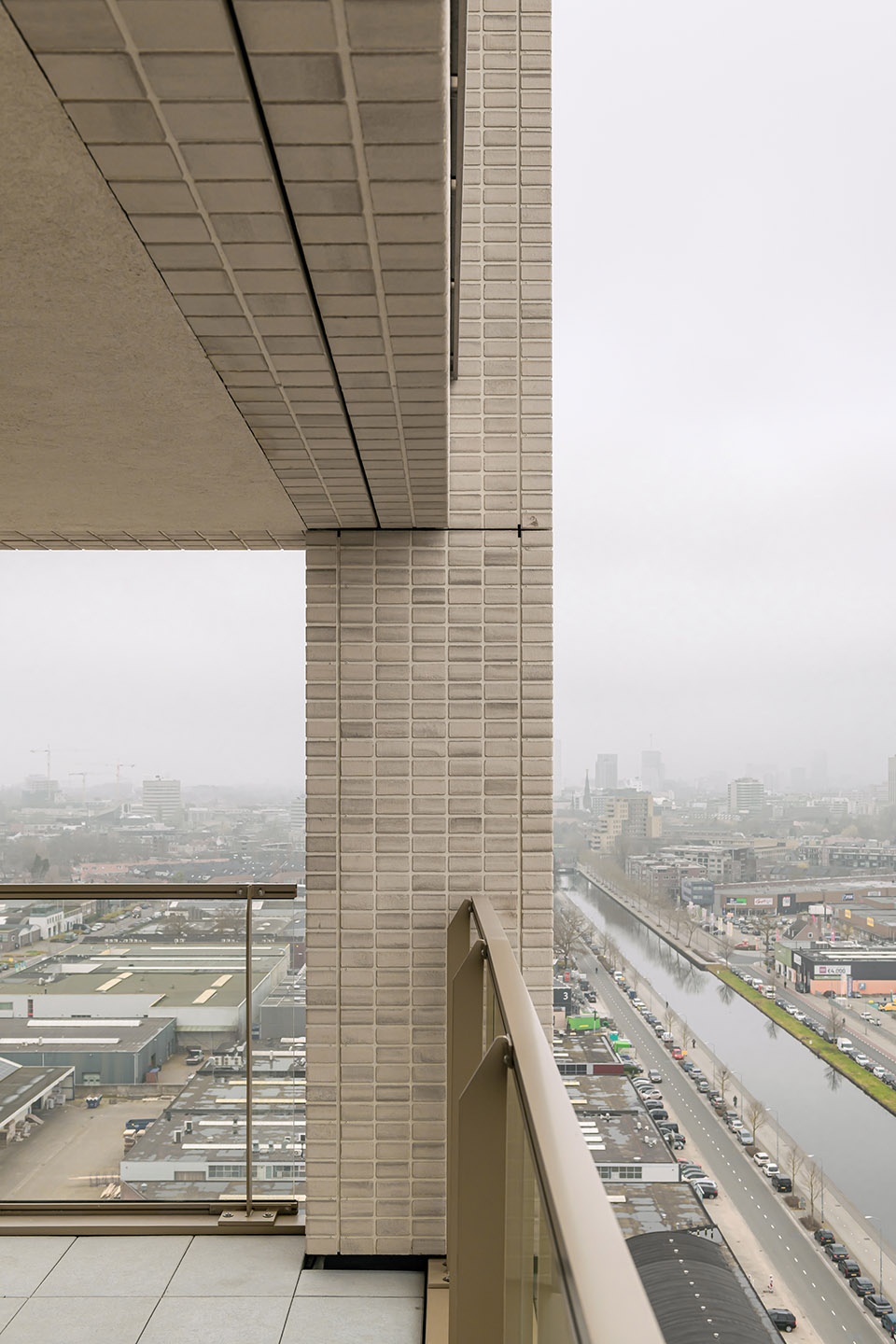 fresh residential tower by kaan architecten