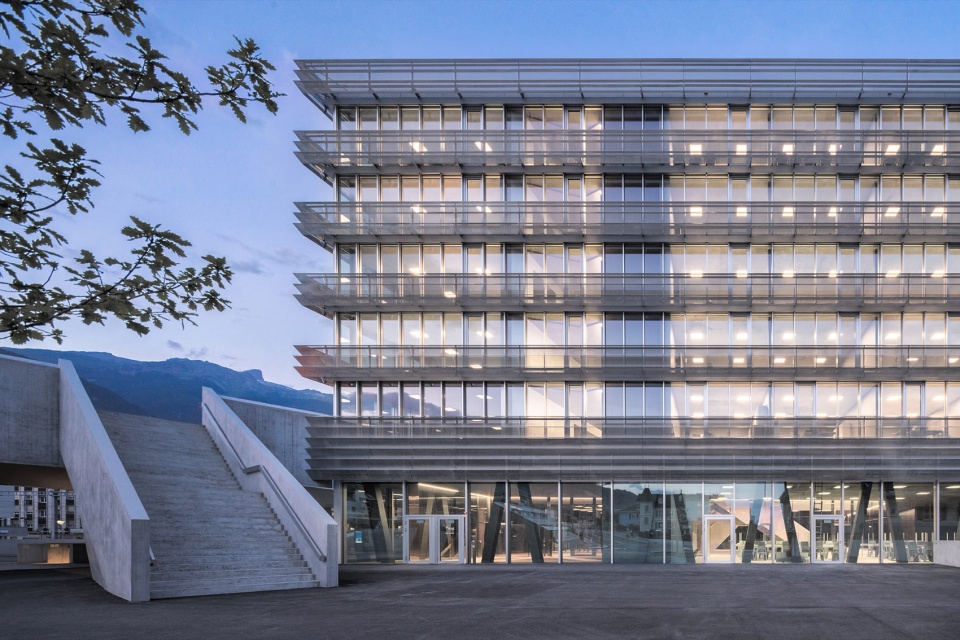 sierre business and general education school by bonnard woeffray architectes