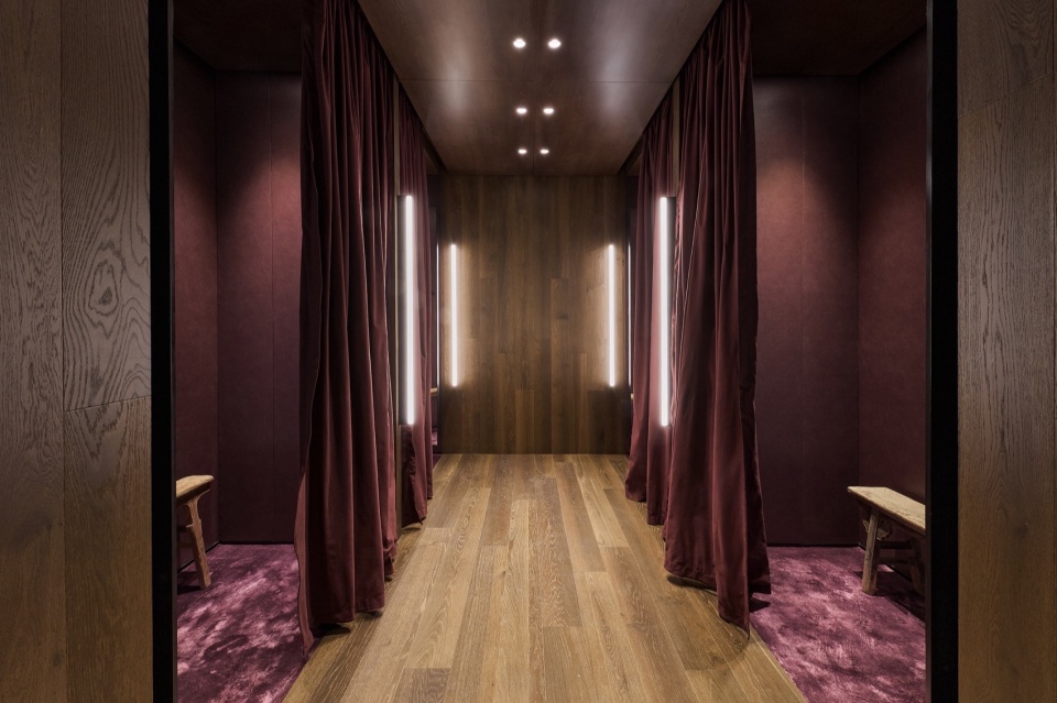 ZARA Nanjing Xinjiekou Flagship Store by AIM Architecture