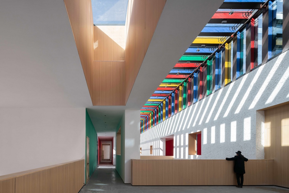 the multifunctional art center of lhozhag county middle school by shenzhen huahui design