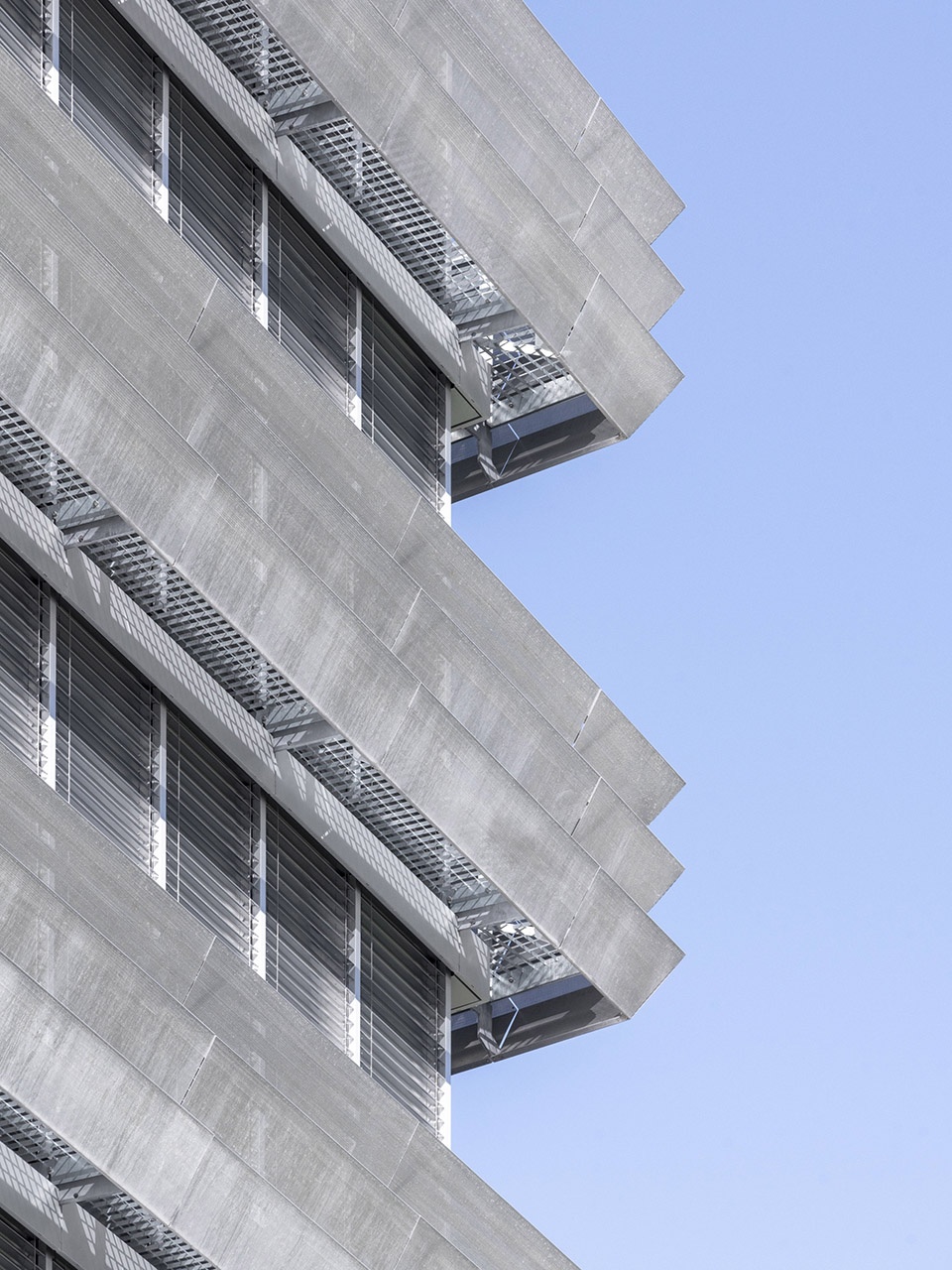 sierre business and general education school by bonnard woeffray architectes