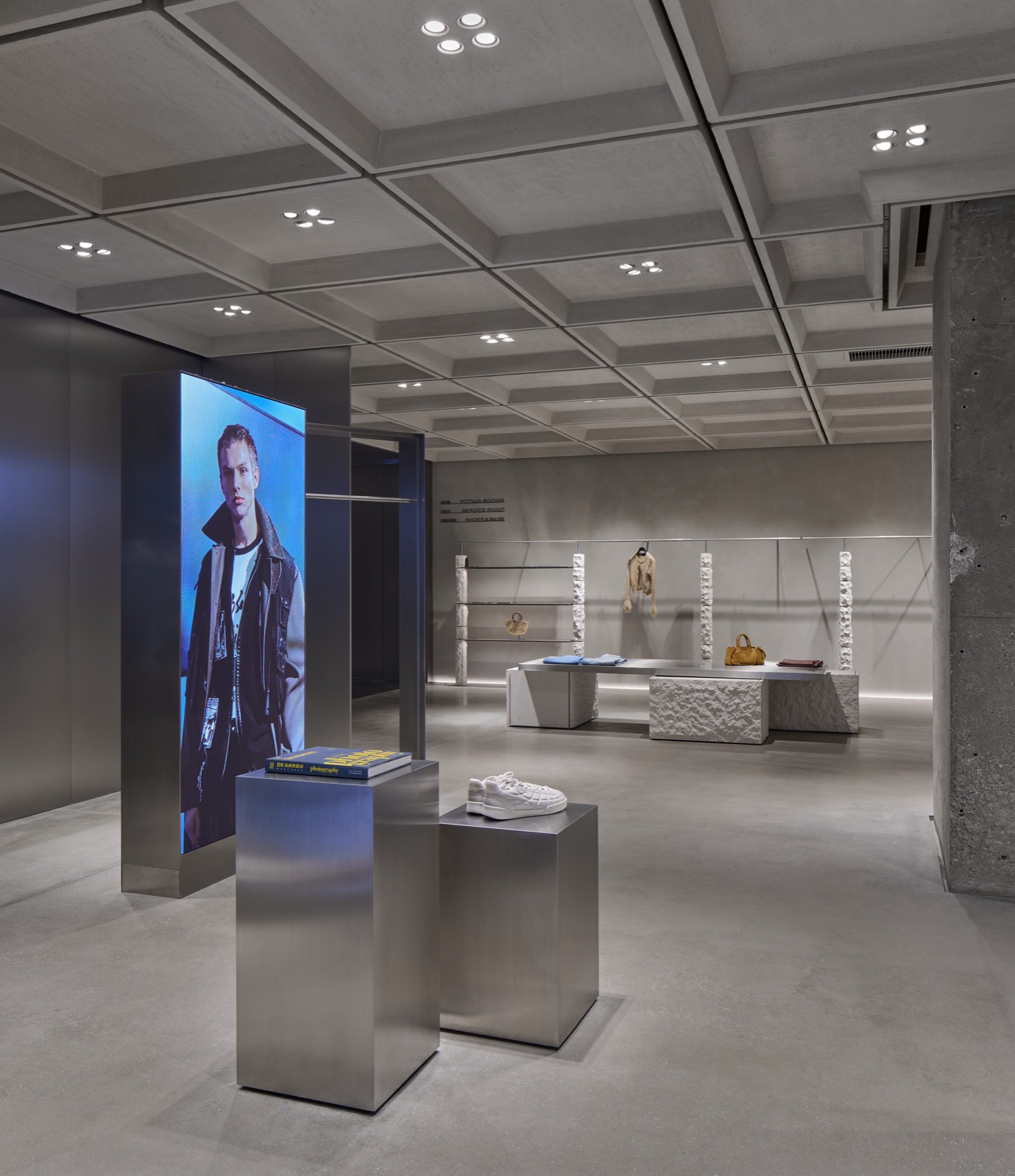 ZARA Nanjing Xinjiekou Flagship Store by AIM Architecture - 谷德设计网
