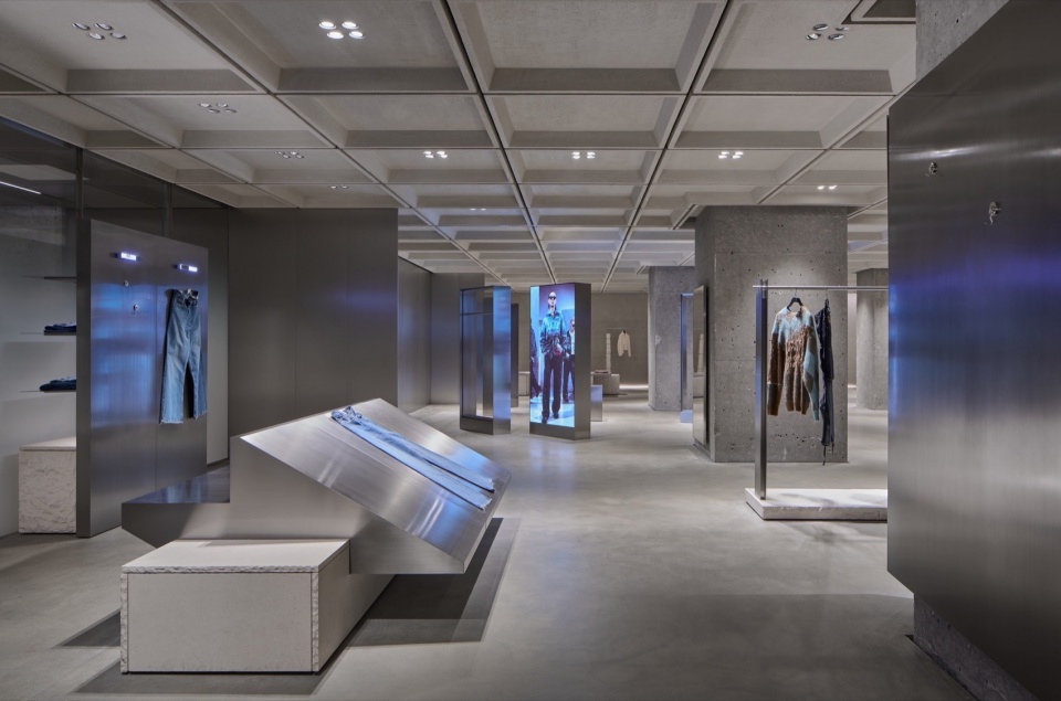 ZARA Nanjing Xinjiekou Flagship Store by AIM Architecture