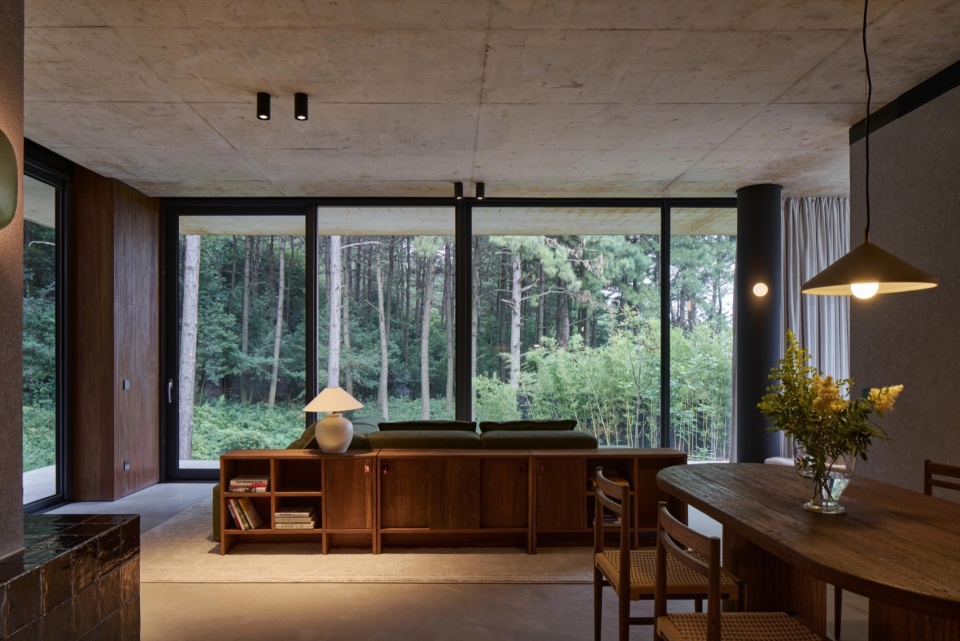 Anadu Pine Villa by STUDIO8 Architects