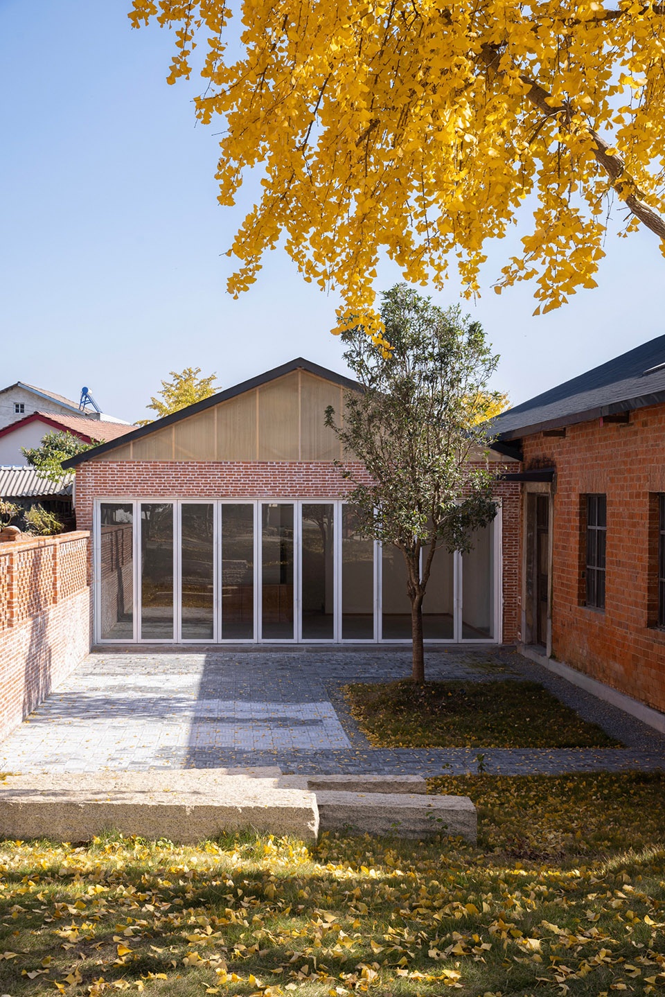 sui county hemei center by upa architects