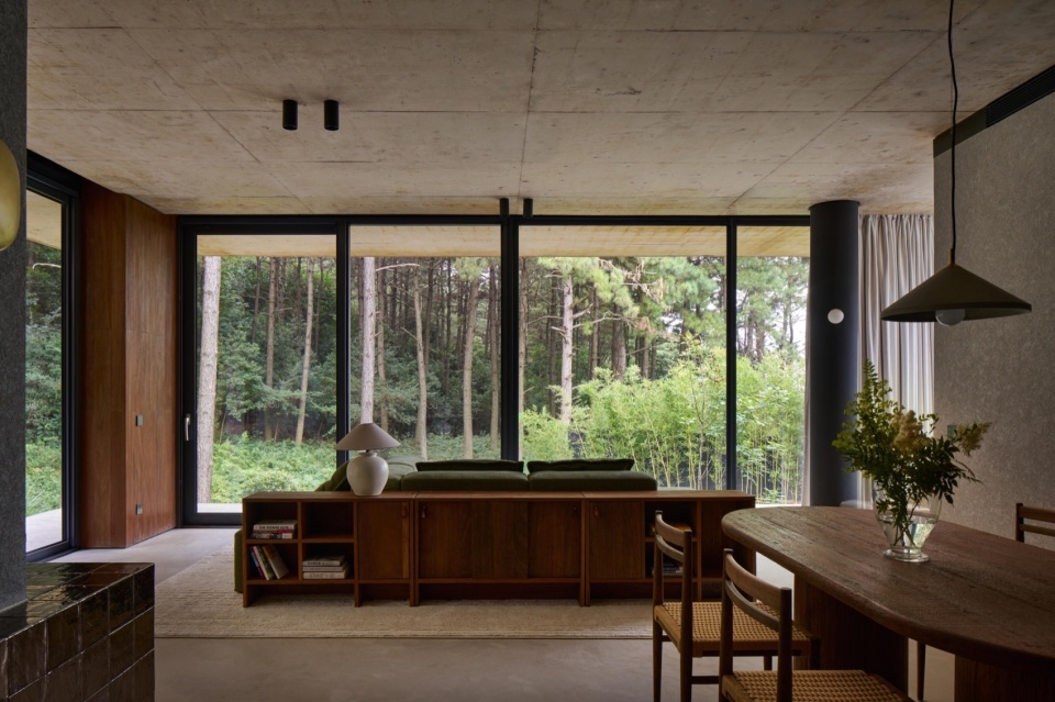 Anadu Pine Villa by STUDIO8 Architects
