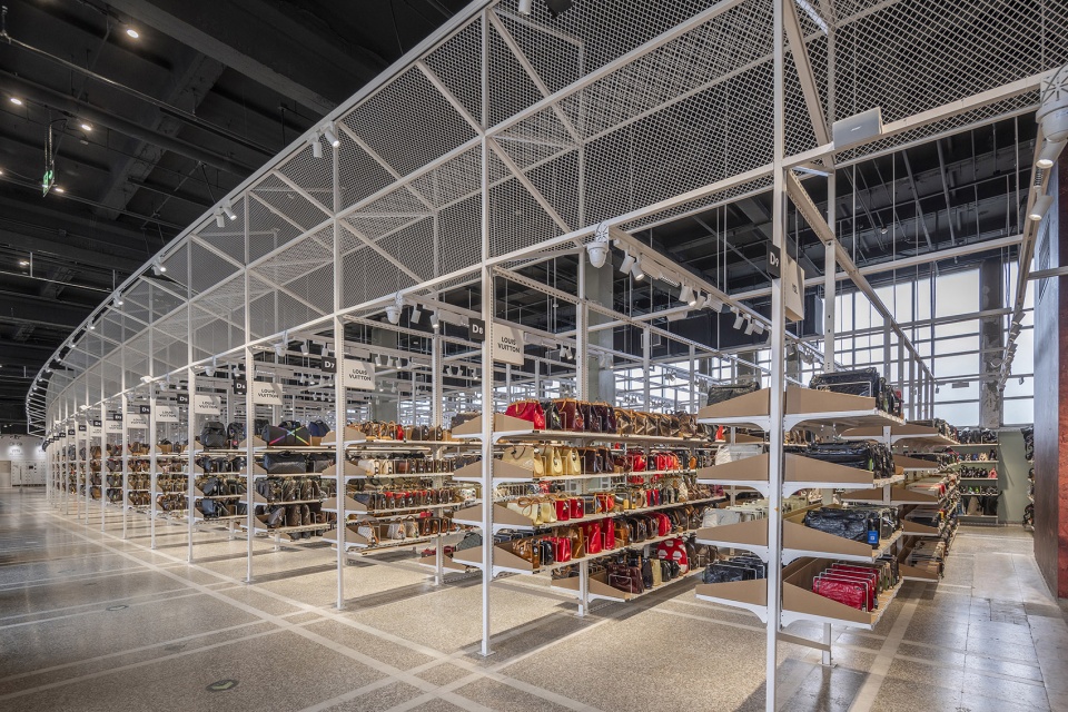 super zhuanzhuan retail space by spacestation