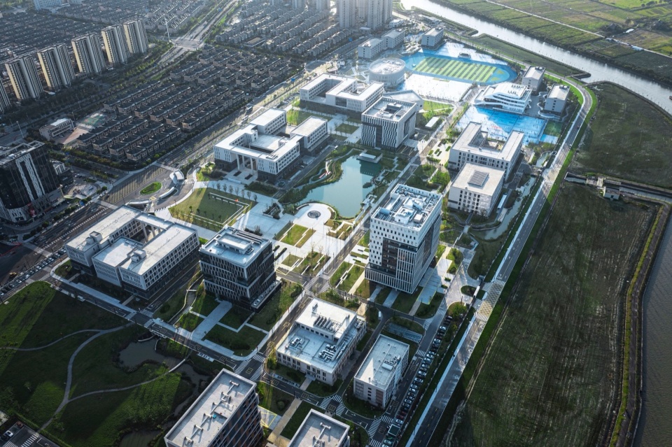Zhejiang Haiyan Vocational Education Center by TJAD
