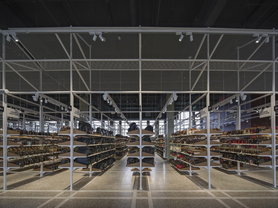 super zhuanzhuan retail space by spacestation