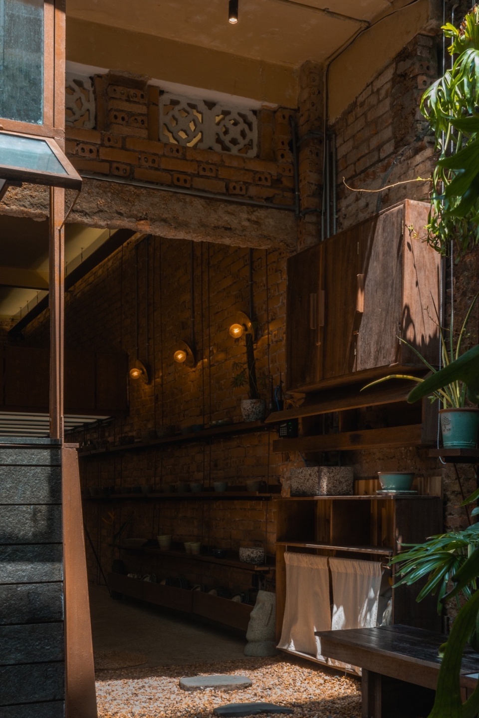 O Plant based Ton That Dam Cafe Restaurant xuong xep