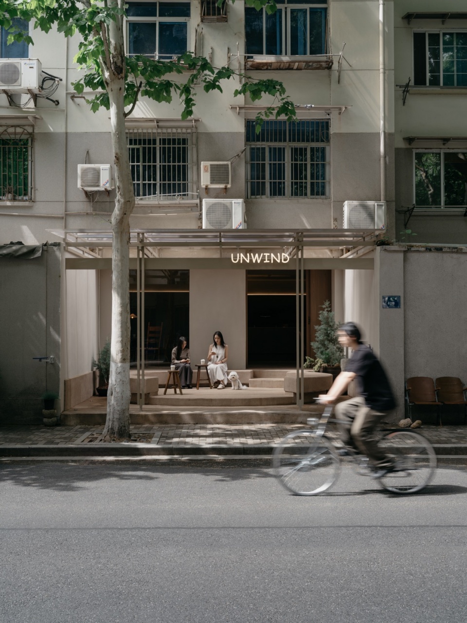 Unwind cafe