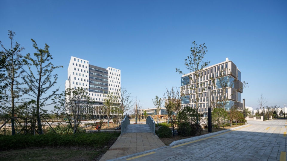 Zhejiang Haiyan Vocational Education Center by TJAD