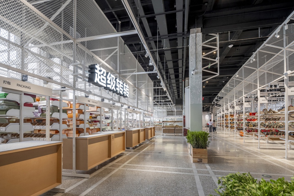 super zhuanzhuan retail space by spacestation
