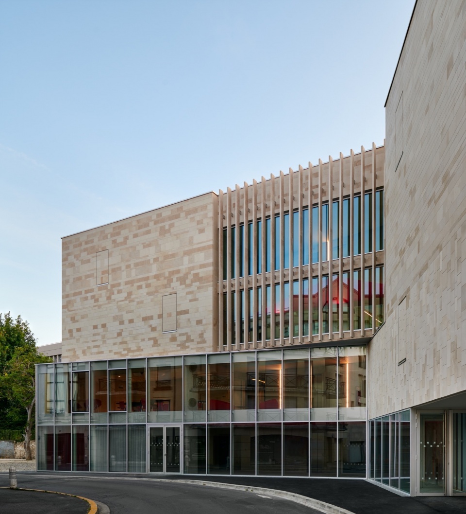 Cultural Centre in Bourg la Reine by Dominique Coulon Associes