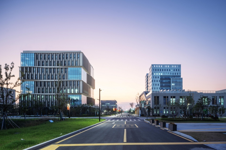Zhejiang Haiyan Vocational Education Center by TJAD