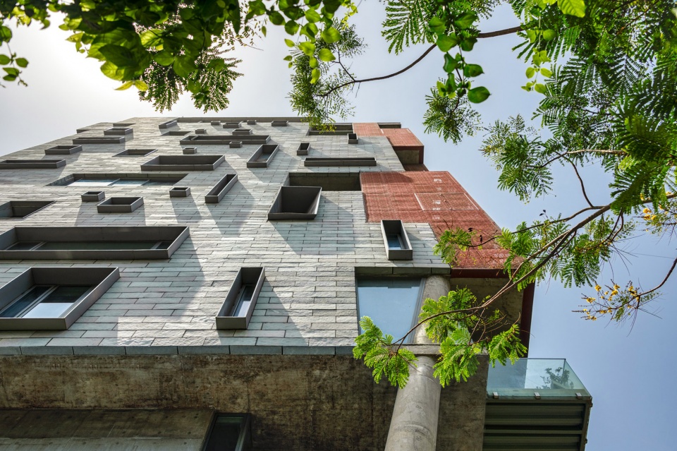 j house by malik architecture