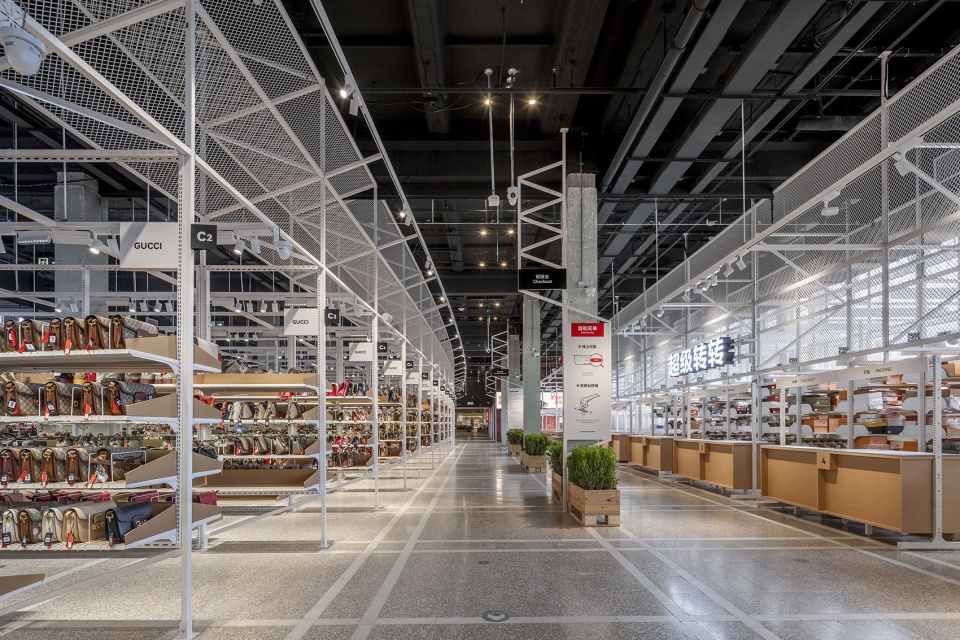 super zhuanzhuan retail space by spacestation