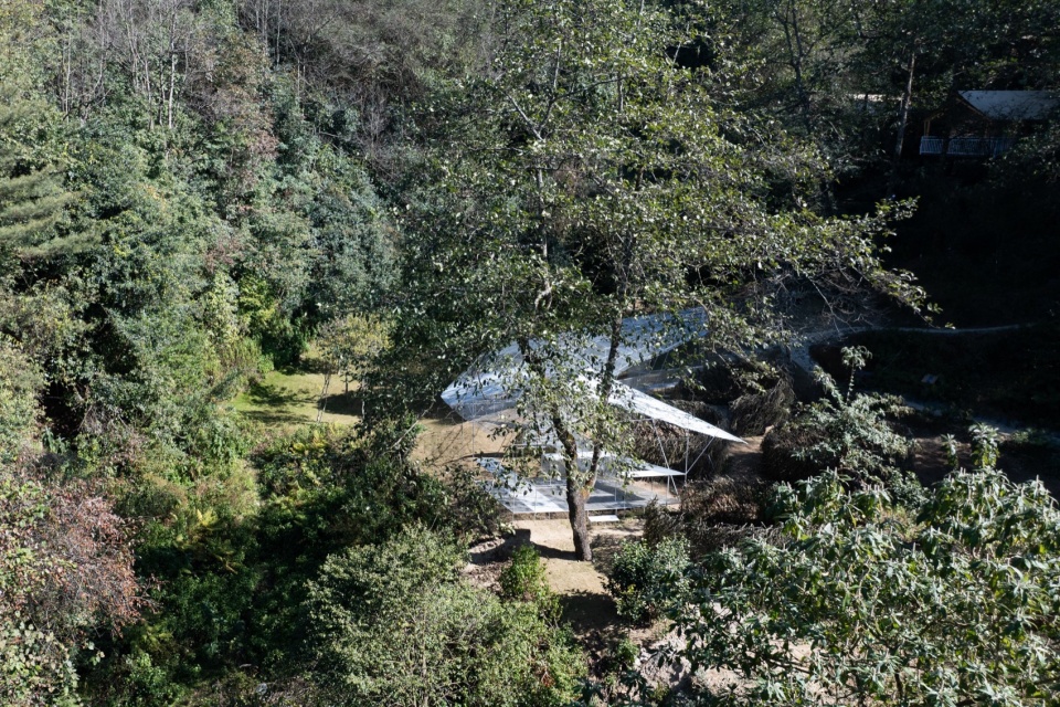 Dali Wuliang Mountain s Phoenix Feather Tea Pavilion by Kong Xiangwei Studio