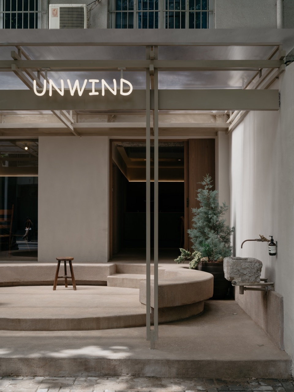 Unwind cafe