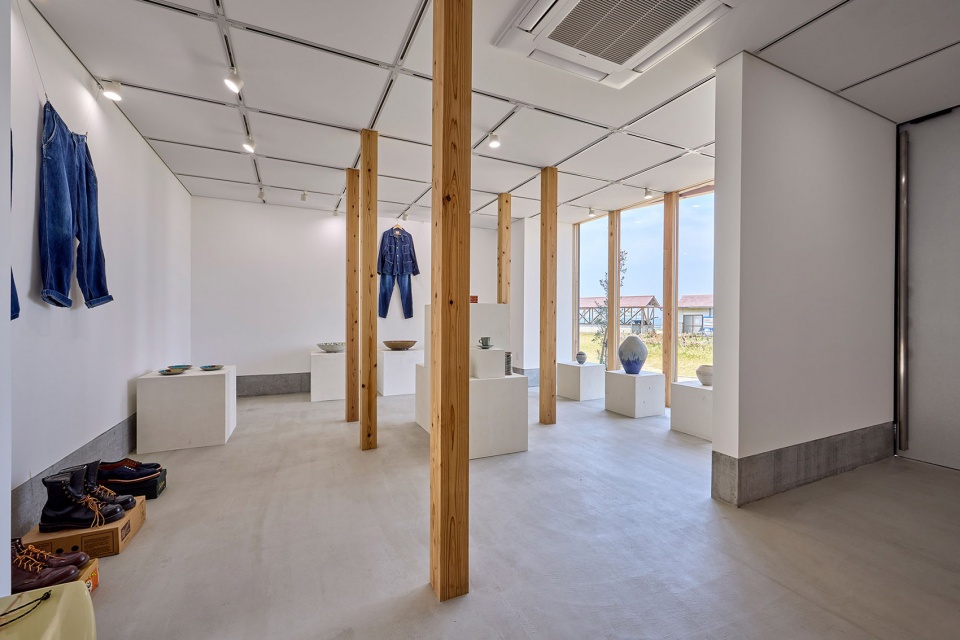 kugami terrace sunset cafe and small gallery by replus