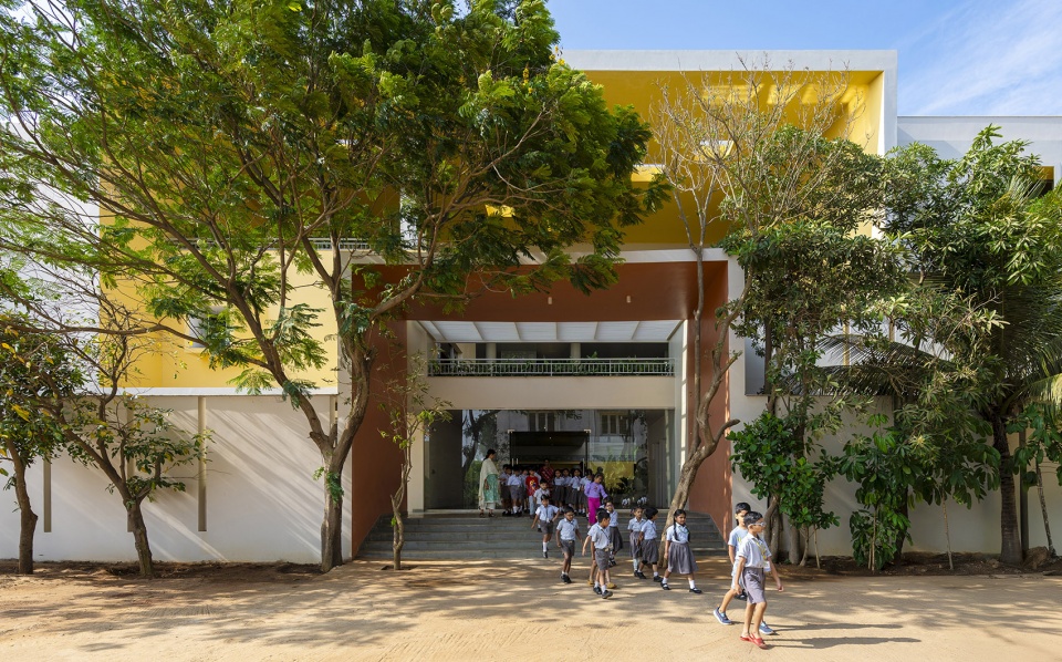 rainbow international school by spacefiction studio