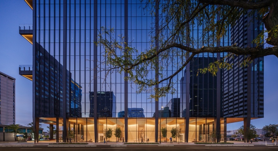 1900 Lawrence by Goettsch Partners