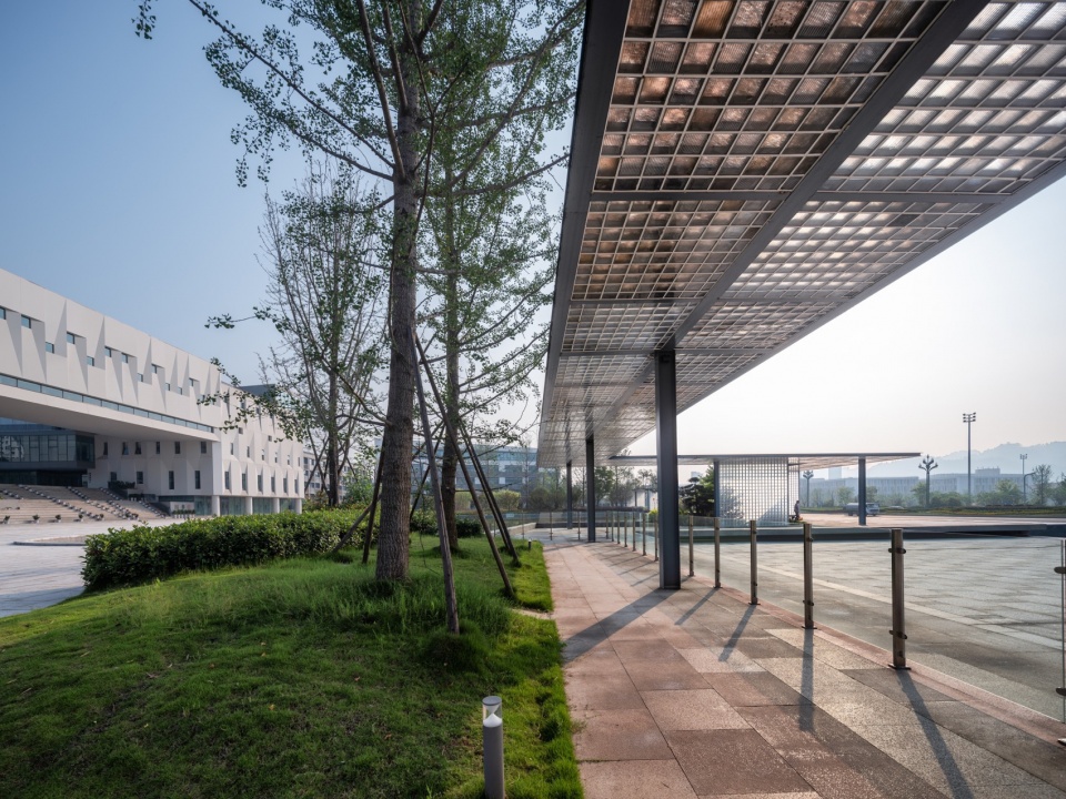 Xihua University Yibin Campus Phase Ⅱ by FCJZ