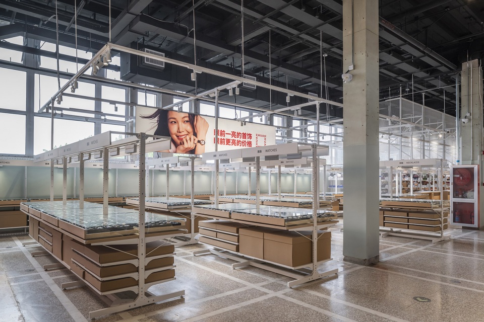 super zhuanzhuan retail space by spacestation
