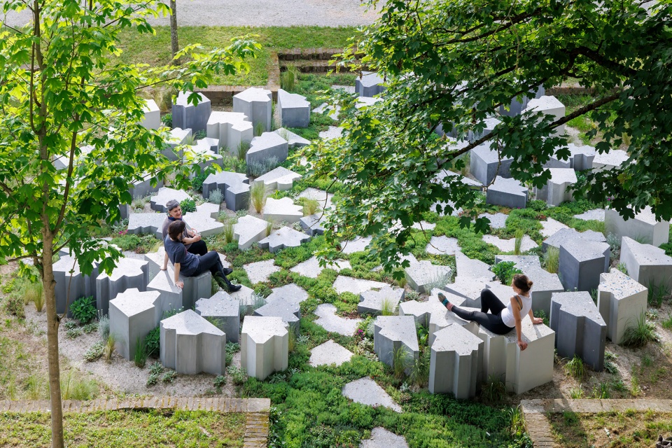 biennale architettura 2025 the map of glass by barkow leibinger