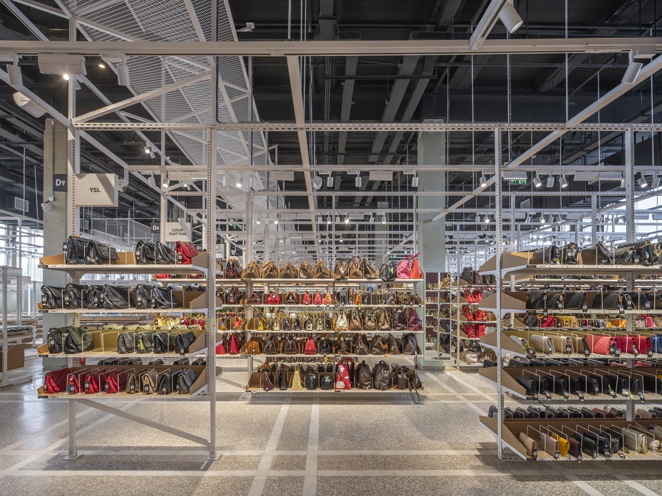 super zhuanzhuan retail space by spacestation