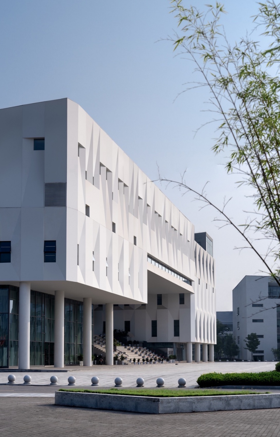 Xihua University Yibin Campus Phase Ⅱ by FCJZ