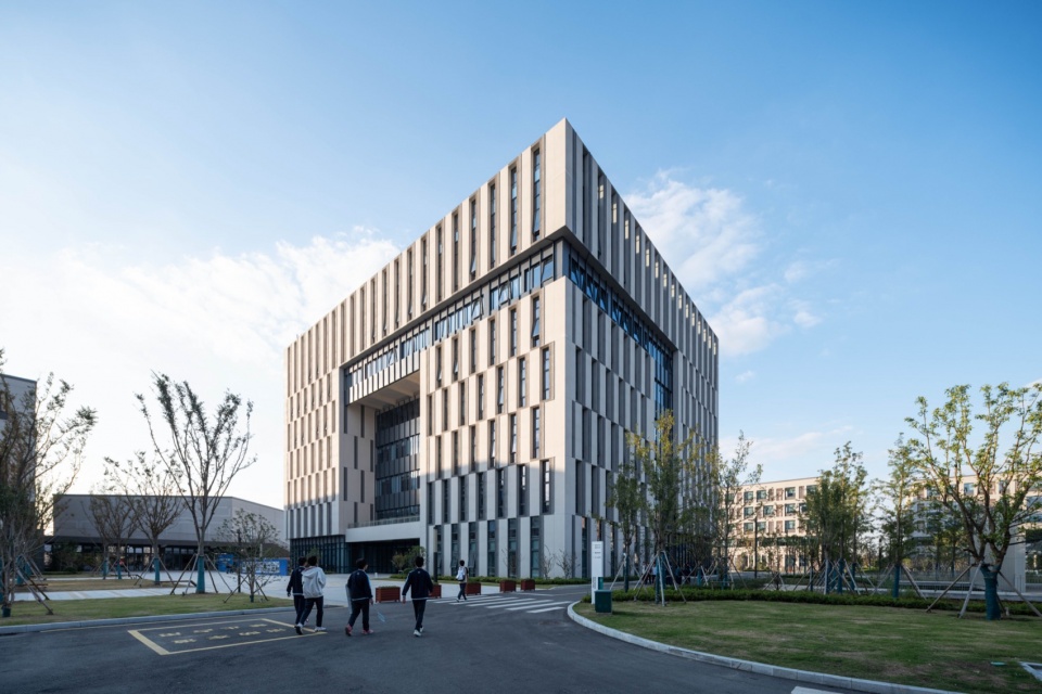 Zhejiang Haiyan Vocational Education Center by TJAD