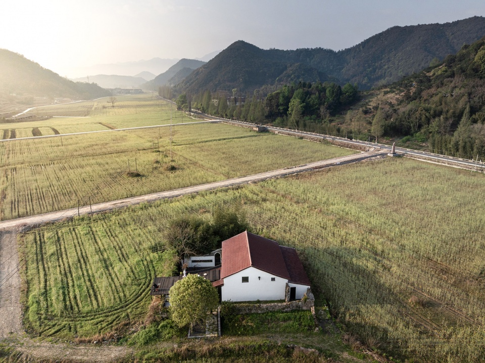 jiangxi village field study house by menjue architects